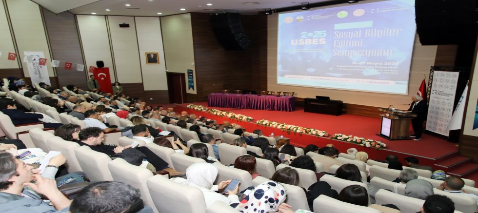 Sosyal Bilgilerde Uluslararası Buluşma: USBES 2025 Açılışı Gerçekleşti